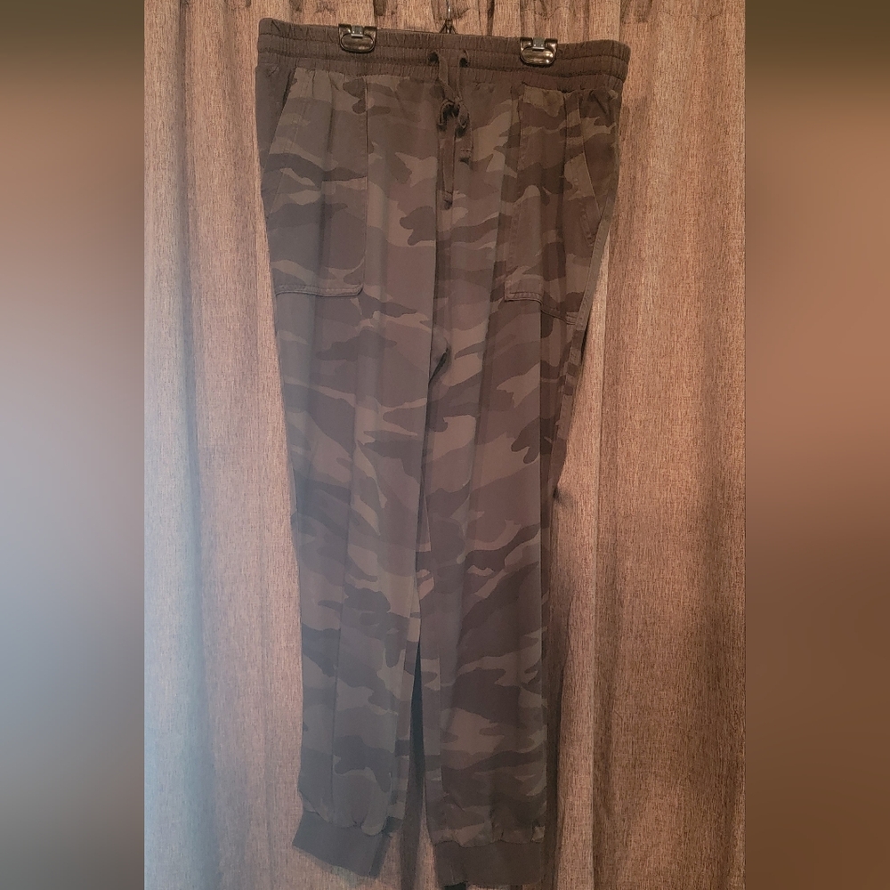 Splendid Camouflage Jogger Pants - Brown and Green